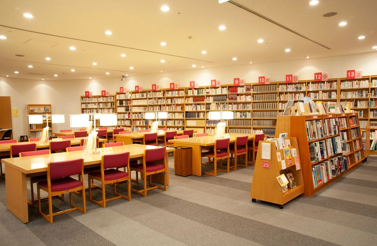 4階 図書室