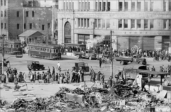 昭和館第51回【資料公開コーナー】焼けあとからたちあがる人びと - 昭和館